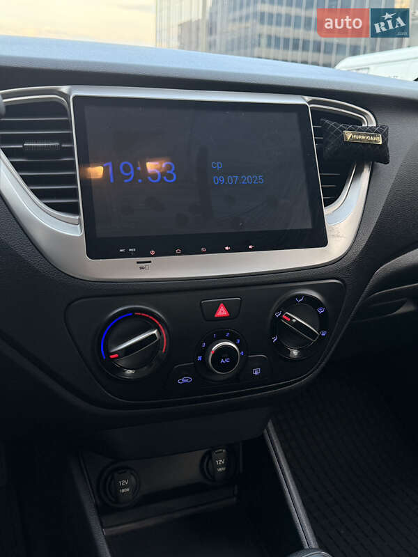 Седан Hyundai Accent 2017 в Киеве