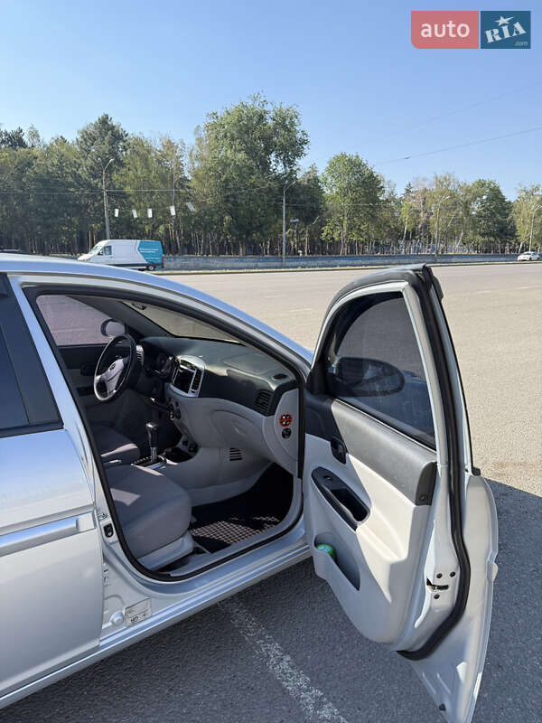 Седан Hyundai Accent 2008 в Днепре