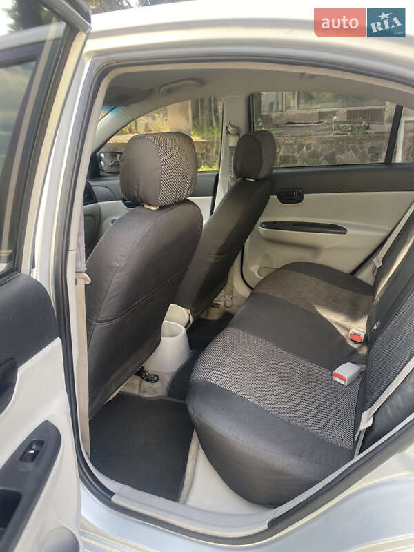 Седан Hyundai Accent 2008 в Сумах