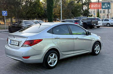 Седан Hyundai Accent 2011 в 