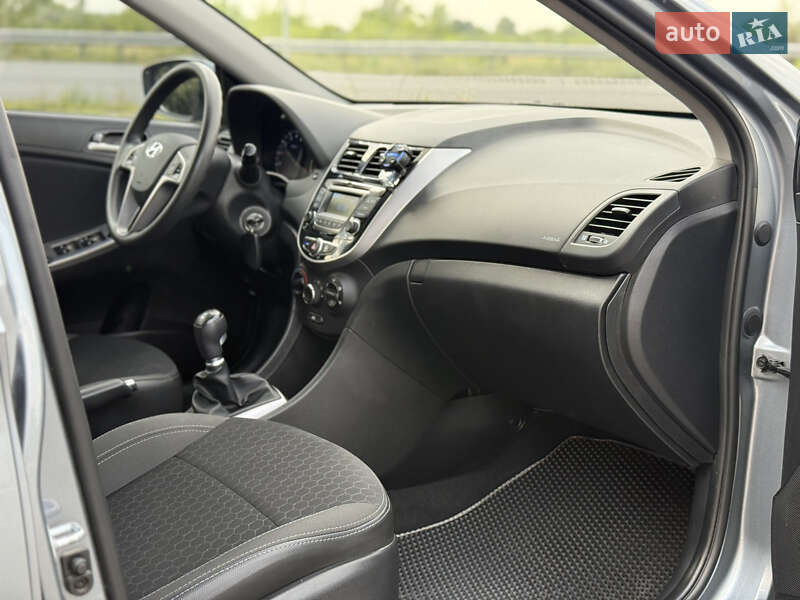 Седан Hyundai Accent 2019 в Днепре