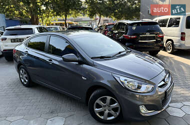 Седан Hyundai Accent 2011 в 