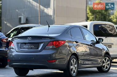 Седан Hyundai Accent 2011 в 
