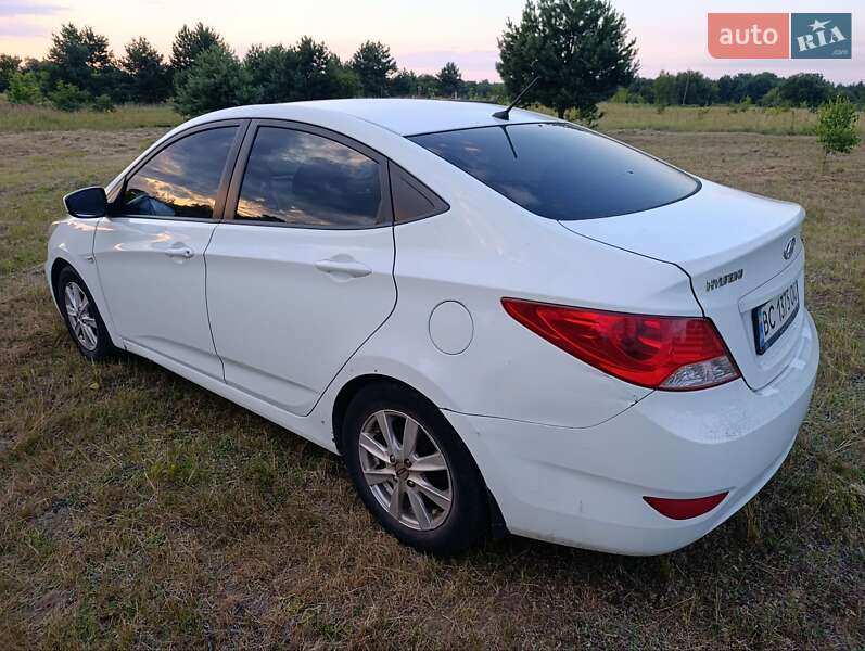 Седан Hyundai Accent 2011 в Сосновке