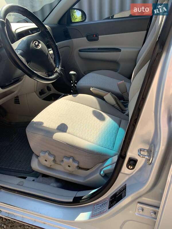 Седан Hyundai Accent 2008 в Запорожье