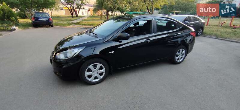 Седан Hyundai Accent 2012 в Змиеве