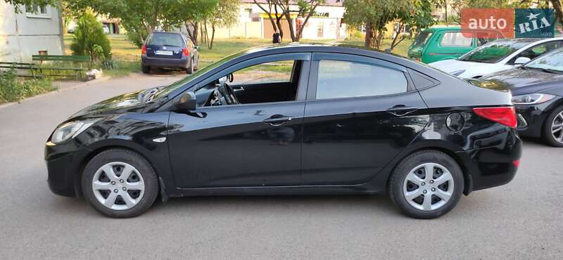 Седан Hyundai Accent 2012 в Змиеве