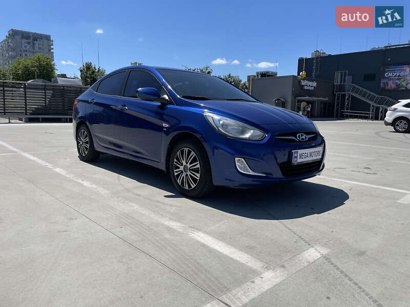 Седан Hyundai Accent 2012 в Киеве
