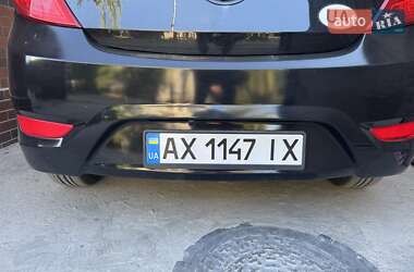 Хэтчбек Hyundai Accent 2013 в 