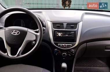 Седан Hyundai Accent 2011 в Коростышеве