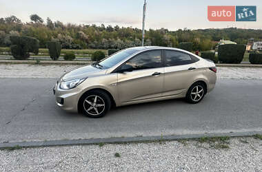 Седан Hyundai Accent 2011 в 