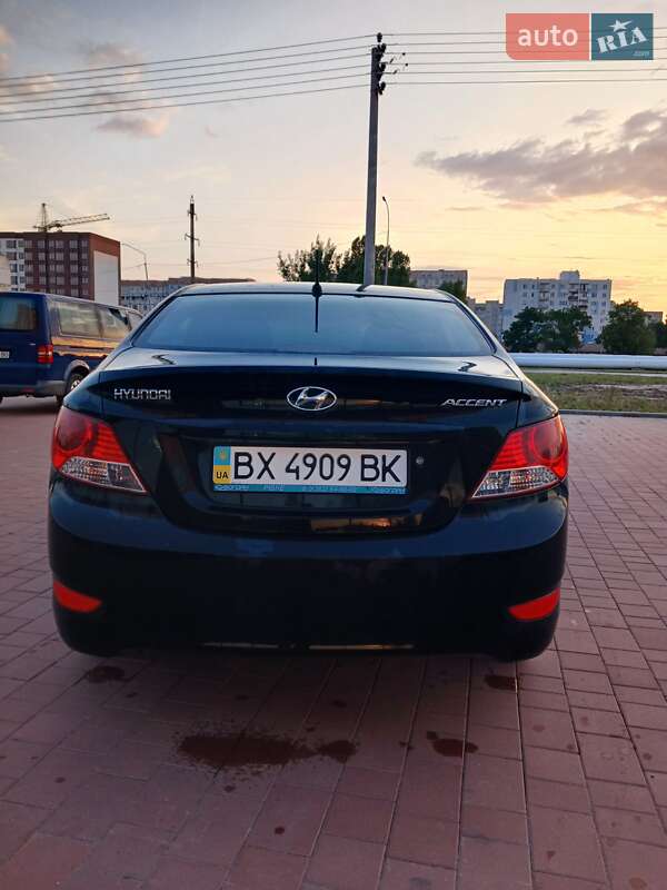 Седан Hyundai Accent 2013 в Нетешине