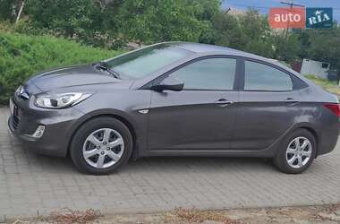 Седан Hyundai Accent 2011 в Днепре