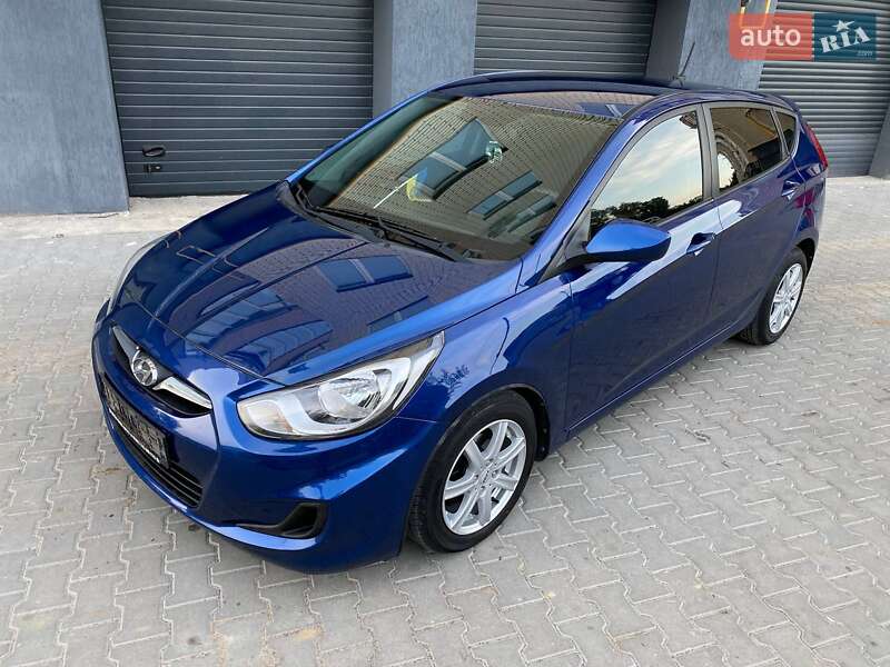 Хэтчбек Hyundai Accent 2015 в 