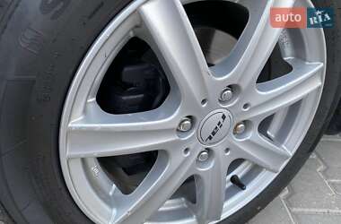 Хэтчбек Hyundai Accent 2015 в 