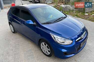 Хэтчбек Hyundai Accent 2015 в 