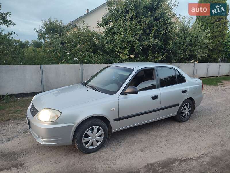 Hyundai Accent 2004