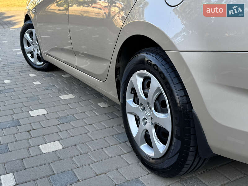Седан Hyundai Accent 2013 в Одессе