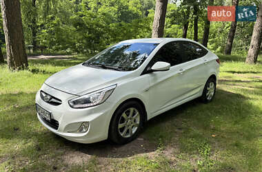 Седан Hyundai Accent 2013 в Кролевці