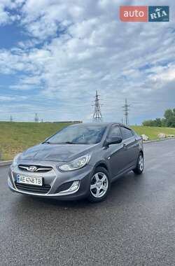 Седан Hyundai Accent 2013 в Днепре