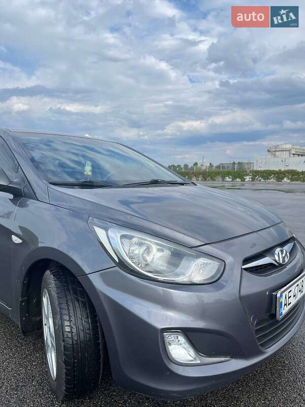 Седан Hyundai Accent 2013 в Дніпрі