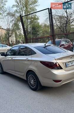 Седан Hyundai Accent 2012 в 