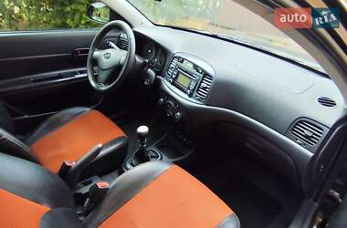 Хэтчбек Hyundai Accent 2008 в 