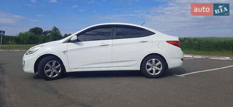Седан Hyundai Accent 2013 в Конотопе