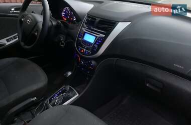 Седан Hyundai Accent 2013 в 