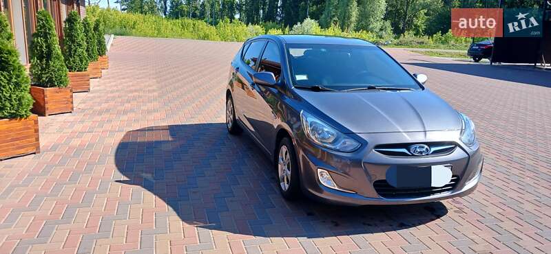 Хетчбек Hyundai Accent 2012 в Козелеці