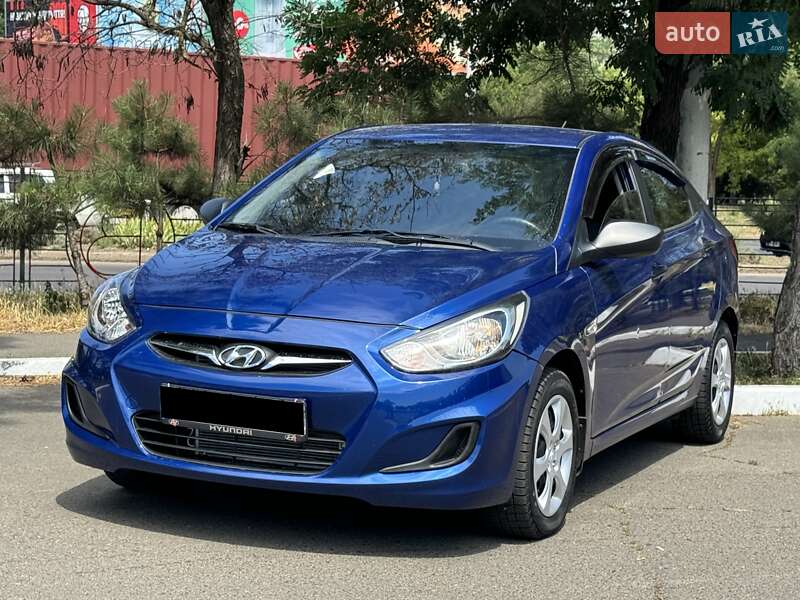 Hyundai Accent 2013