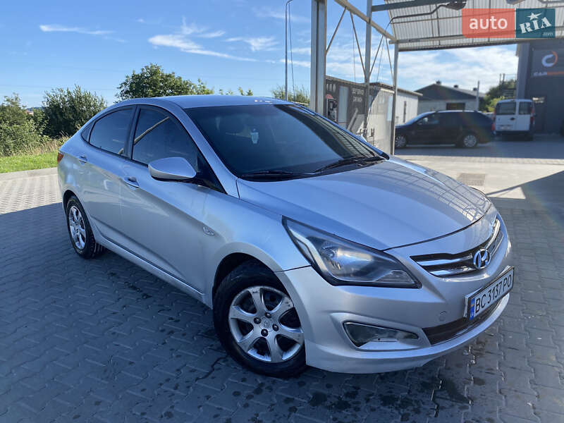 Hyundai Accent 2012