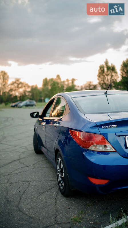 Hyundai Accent 2011