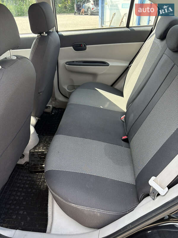 Седан Hyundai Accent 2008 в Чернігові