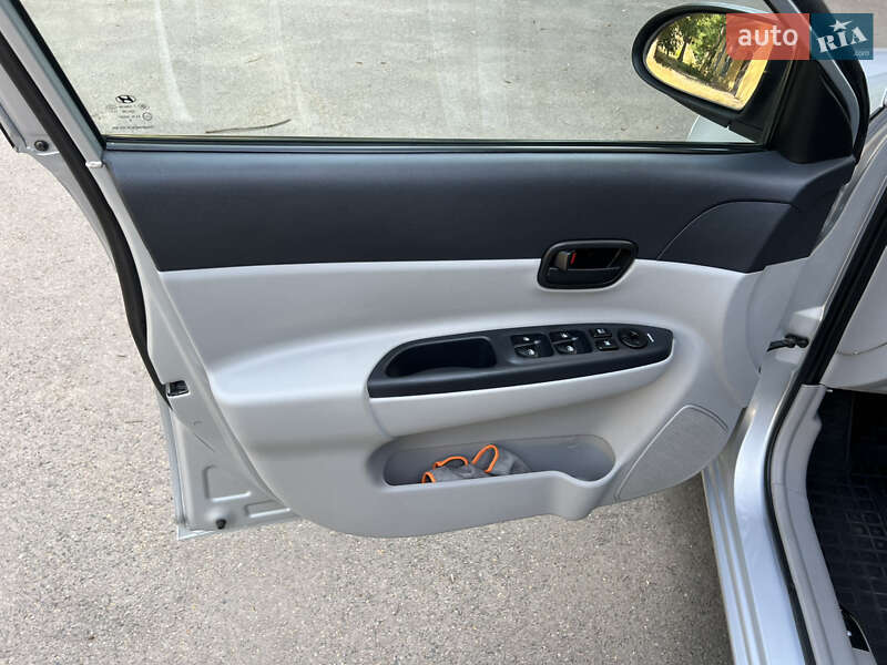 Седан Hyundai Accent 2008 в Одесі