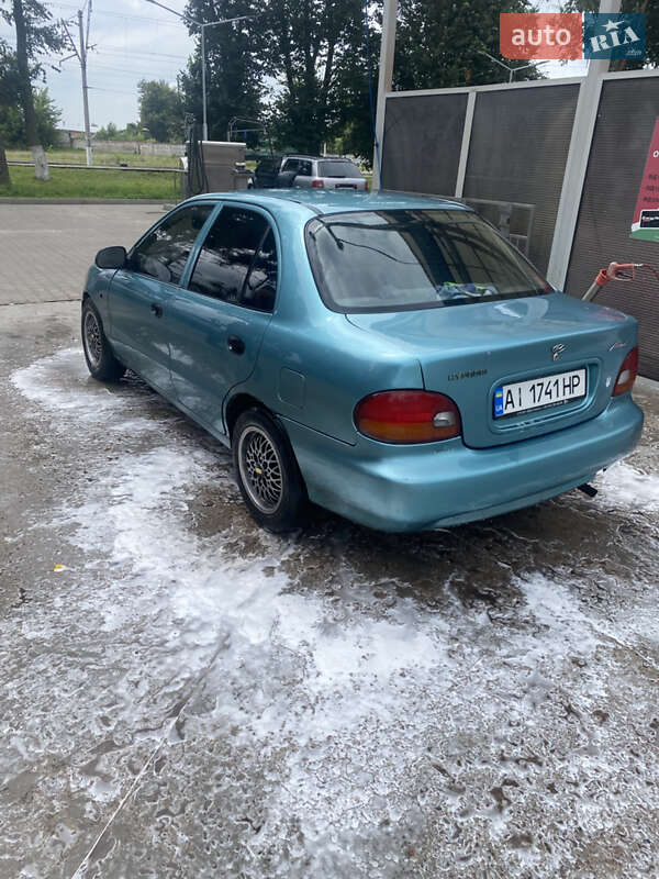 Седан Hyundai Accent 1995 в Шостці