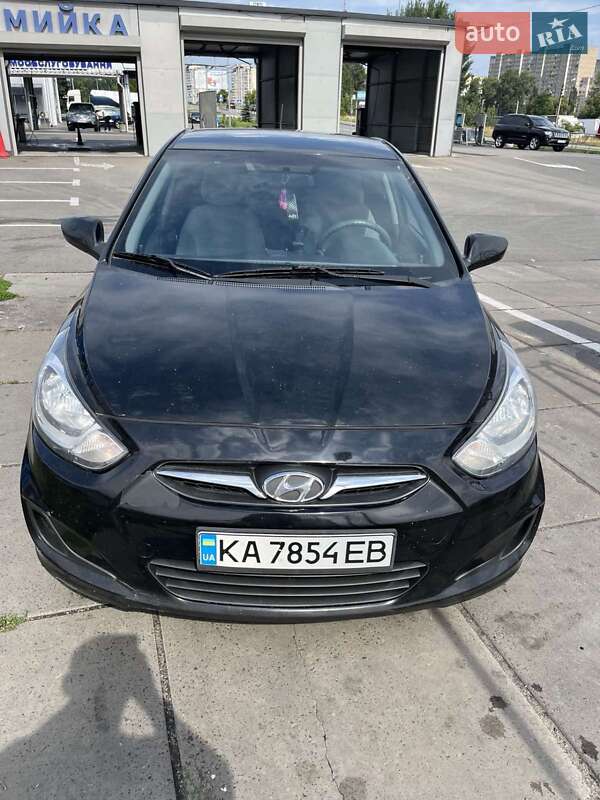 Хэтчбек Hyundai Accent 2013 в Киеве фото 5 Хэтчбек Hyundai Accent 2013 в Киеве