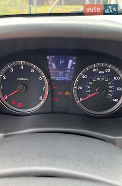 Хэтчбек Hyundai Accent 2013 в 