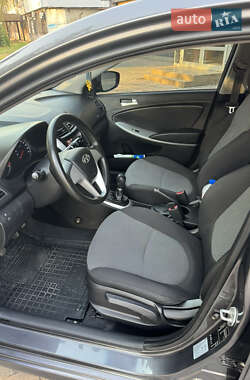 Седан Hyundai Accent 2013 в 