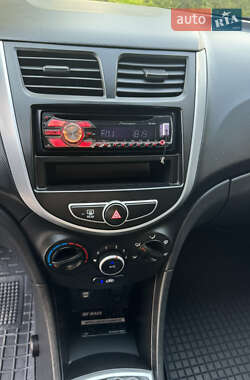 Седан Hyundai Accent 2013 в 