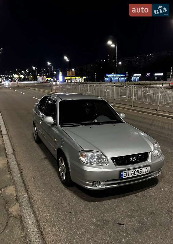 Лифтбек Hyundai Accent 2003 в Киеве