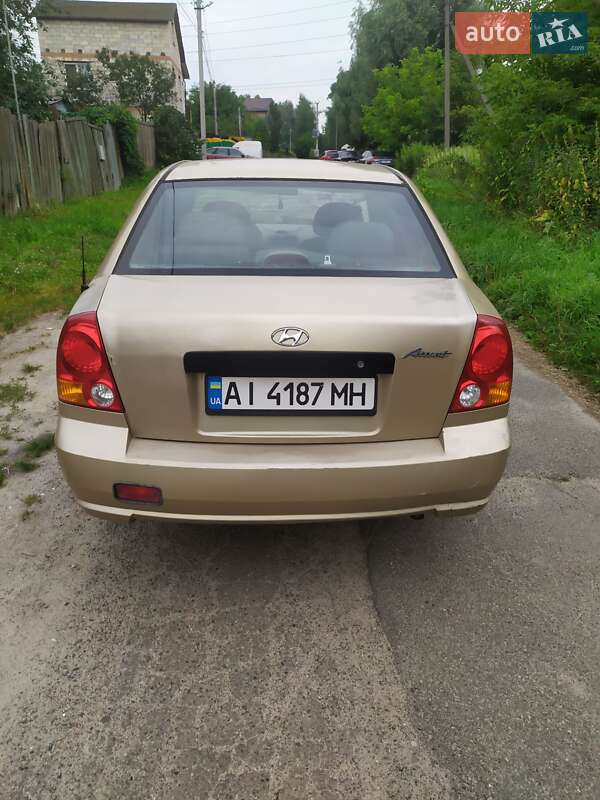 Седан Hyundai Accent 2003 в Киеве