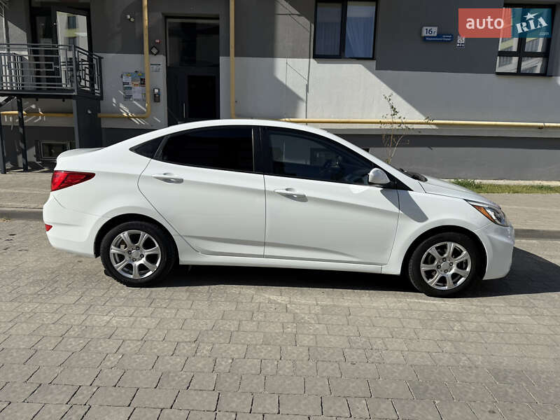 Седан Hyundai Accent 2015 в Івано-Франківську