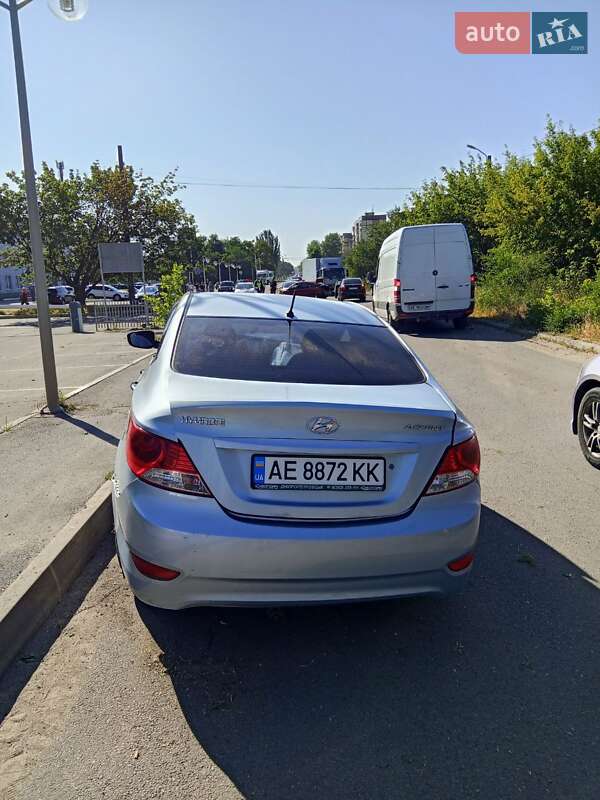 Седан Hyundai Accent 2012 в Дніпрі фото 3 Седан Hyundai Accent 2012 в Дніпрі