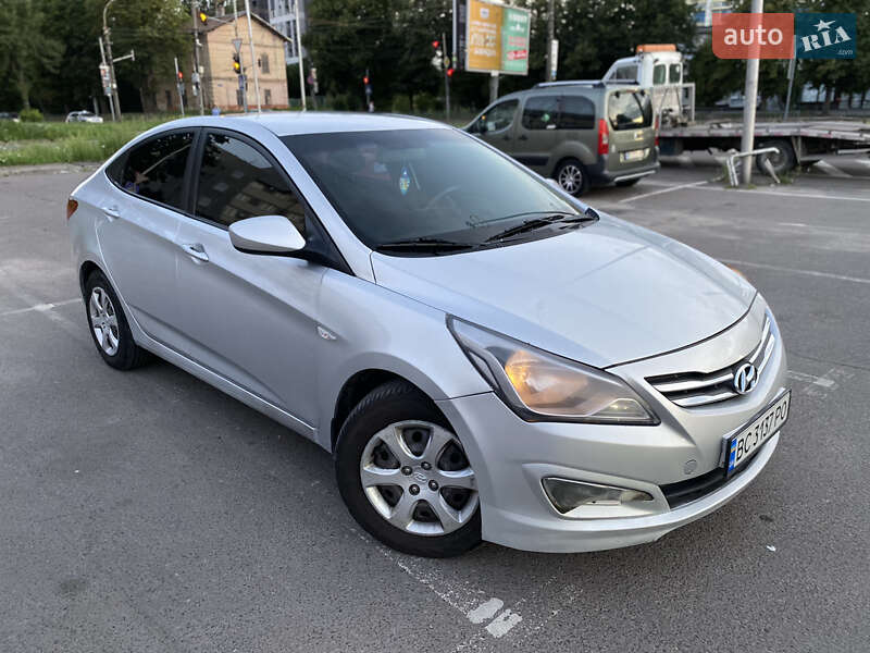 Hyundai Accent 2012
