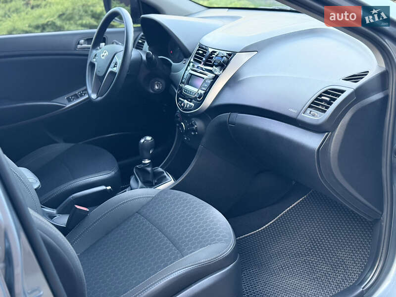 Седан Hyundai Accent 2019 в Днепре