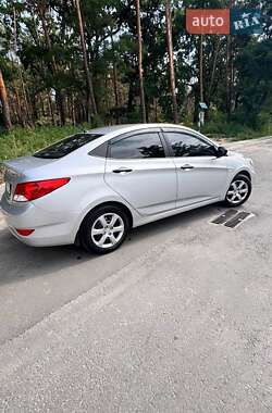 Седан Hyundai Accent 2012 в Києві