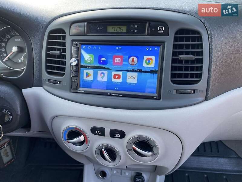 Седан Hyundai Accent 2008 в Путивле