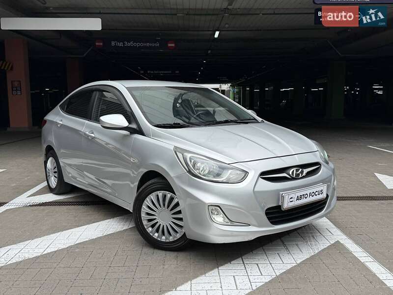 Hyundai Accent 2011
