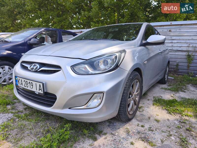 Hyundai Accent 2011 Hyundai Accent 2011